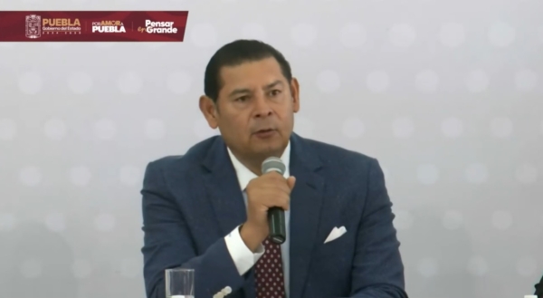 Gobernador de Puebla respalda postura de presidenta Sheinbaum en favor de derechos de migrantes