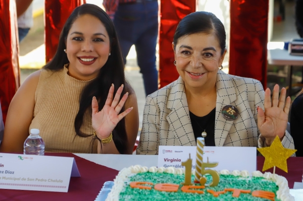 Tonantzin Fernández anuncia pavimentación de la avenida de acceso al CECyTE de Almoloya