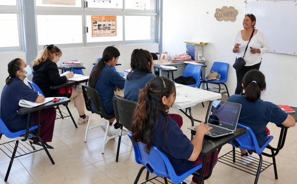 SEDIF ofrece múltiples servicios en la Casa del Adolescente