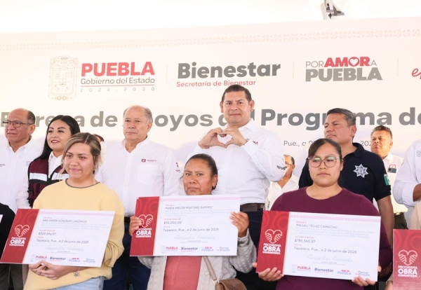 Gobierno de Puebla entrega más de 7 mdp en obra comunitaria