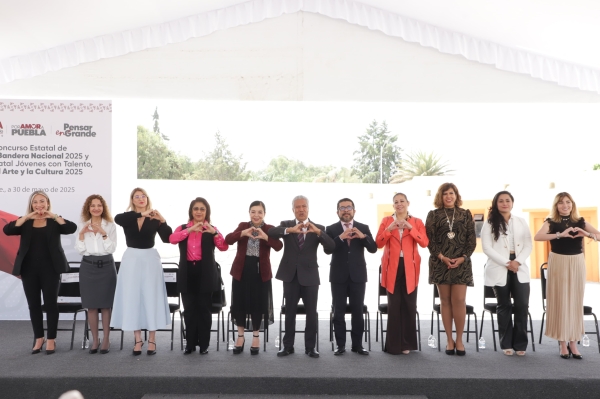 Juventud poblana honra valores patrios e impulsa su formación integral