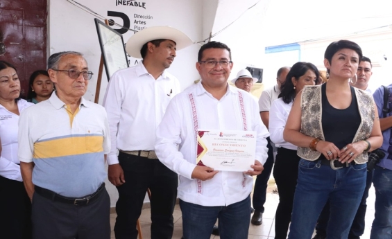 Destaca Pável Gaspar legado humanista de Gilberto Bosques, durante exposición fotográfica en Chiautla de Tapia
