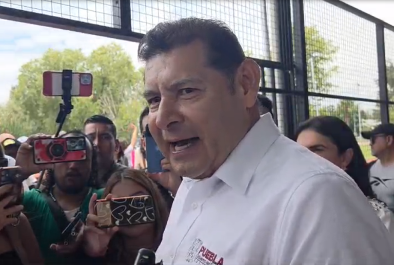 Armenta Mier garantiza investigación por asesinato de periodista en Texmelucan