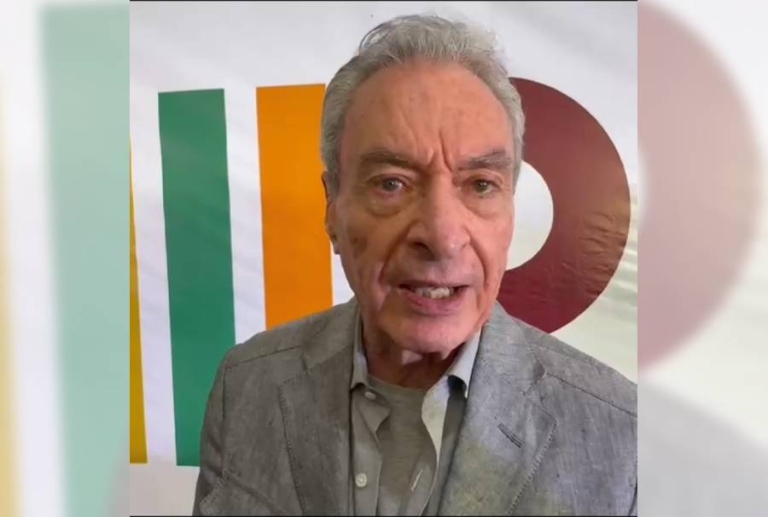La música de los 60 es herencia en la memoria sentimental de México: César  Costa