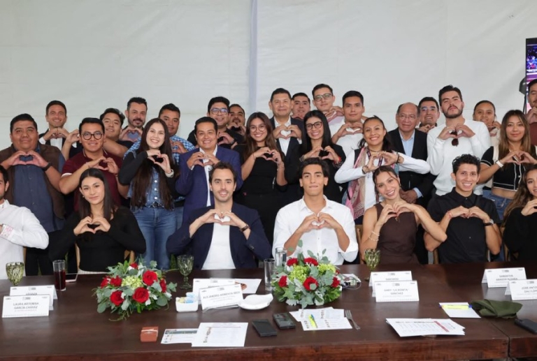 Reconoce Gobierno estatal a atletas y refrenda al deporte como política de Estado