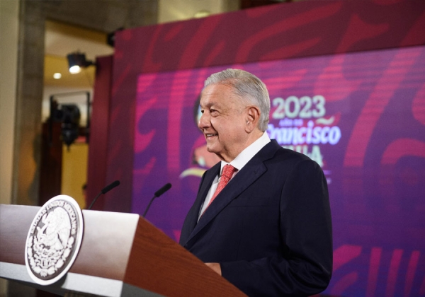 Critica AMLO fallos de la Suprema Corte sobre fideicomisos y vapeadores
