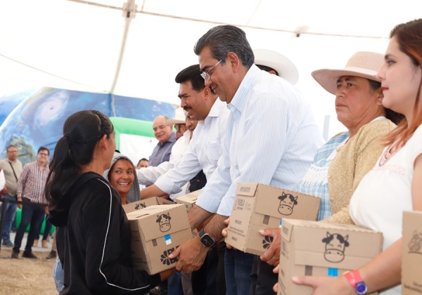 Consolida gobierno de Puebla desarrollo en Acatzingo
